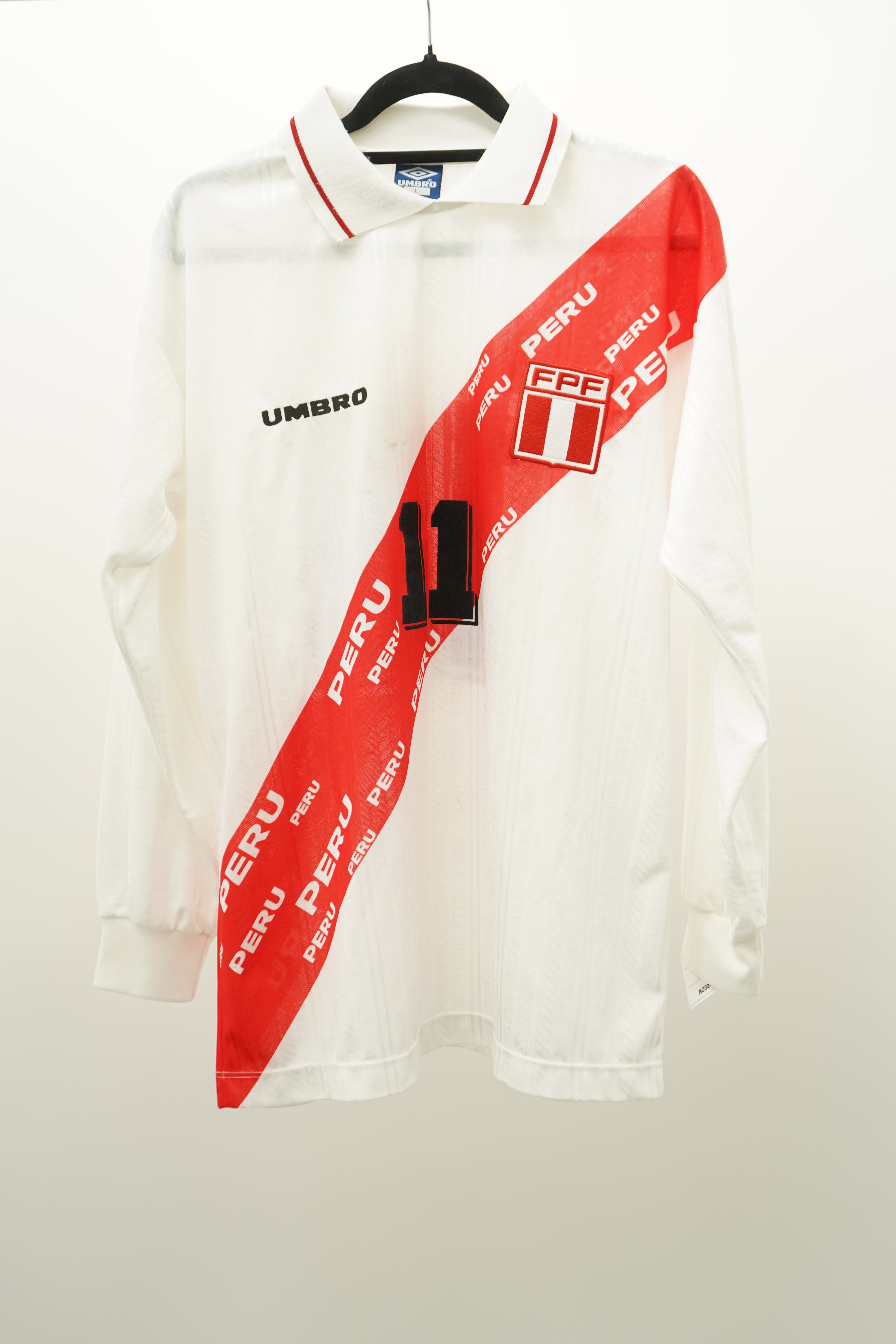 (Matchworn) Peru 1997 Umbro #11 Alex Magallanes - Talla L