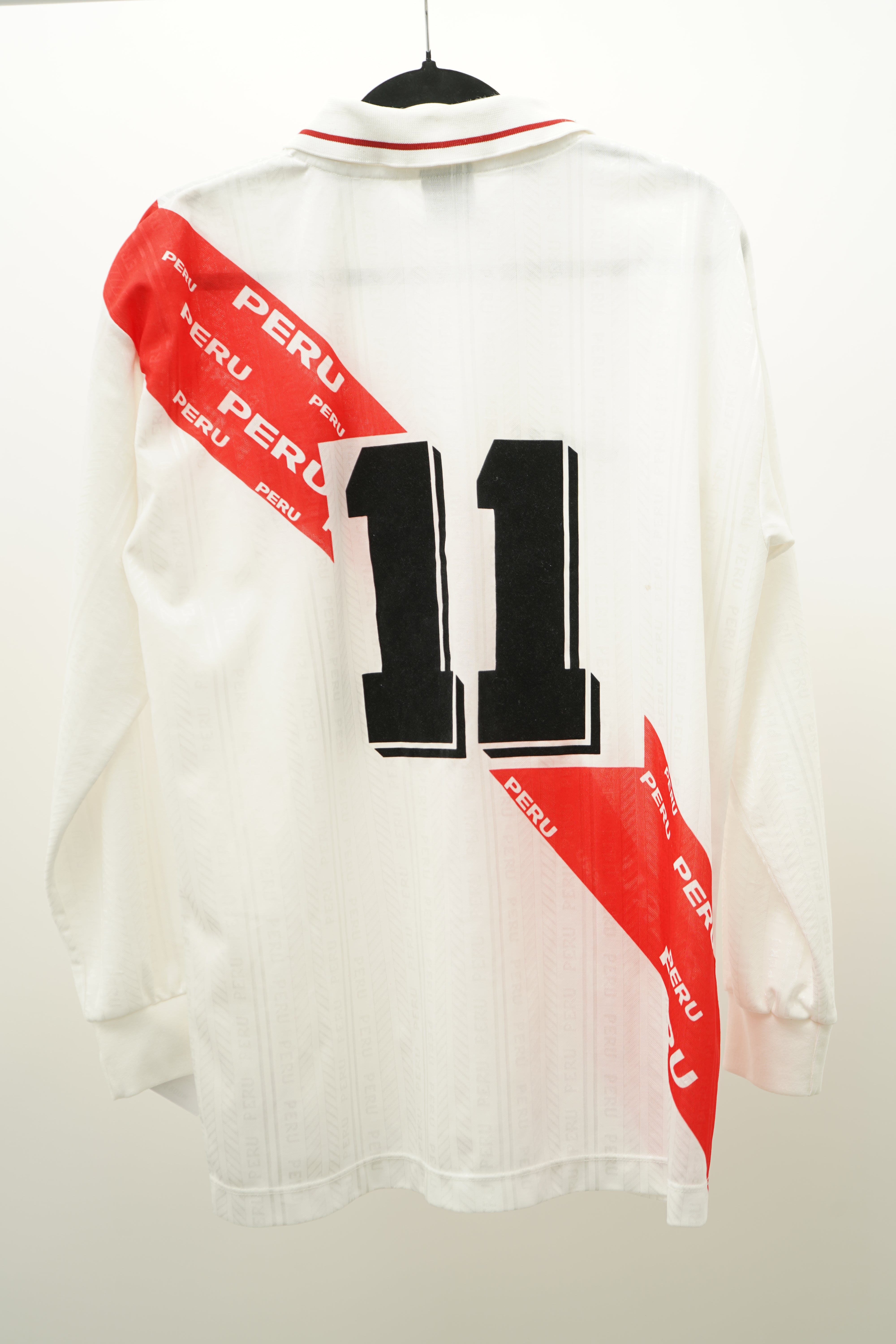 (Matchworn) Peru 1997 Umbro #11 Alex Magallanes - Talla L