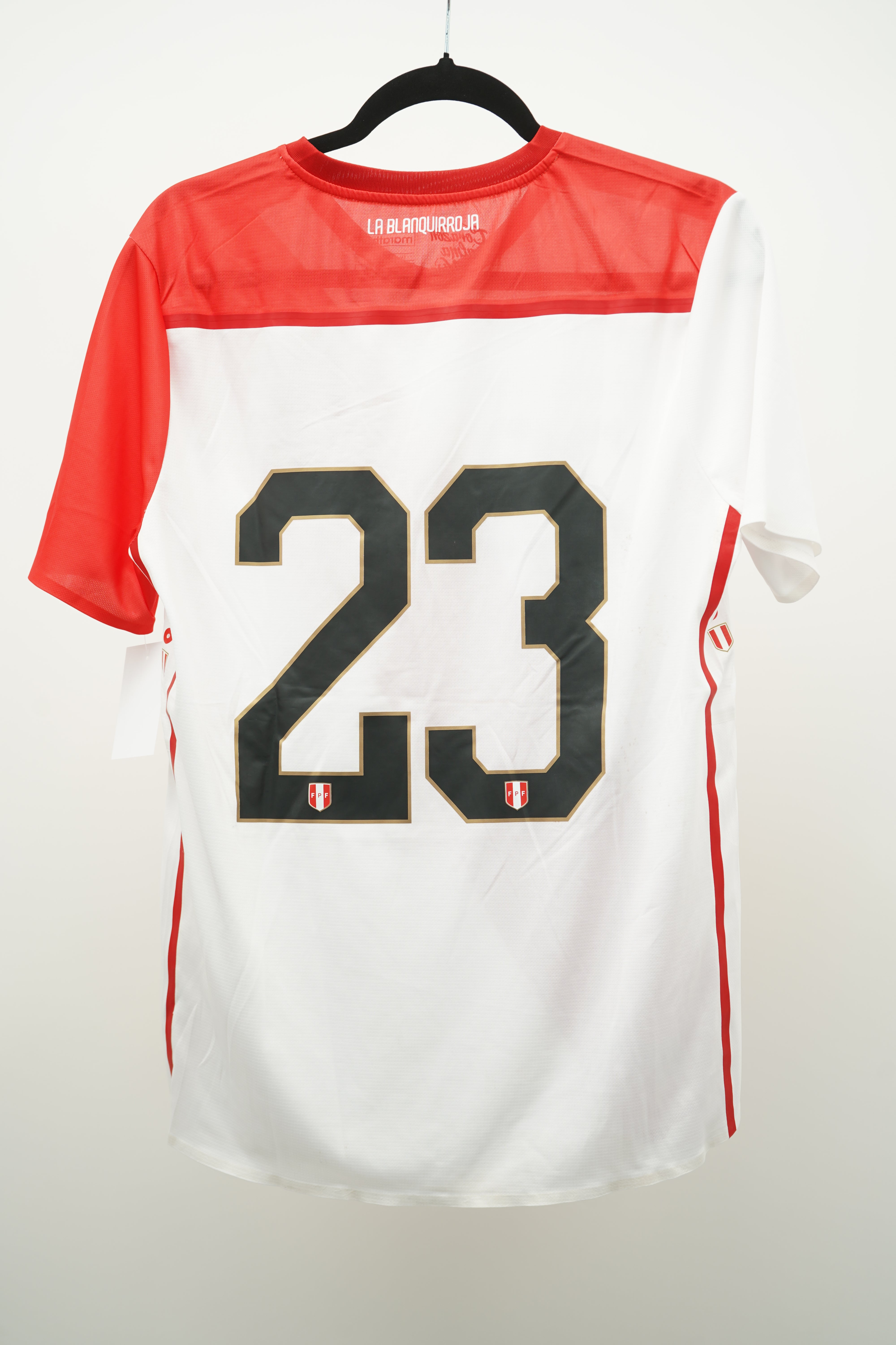 Peru Local 2018-2019 Pedro Aquino #23- Talla M