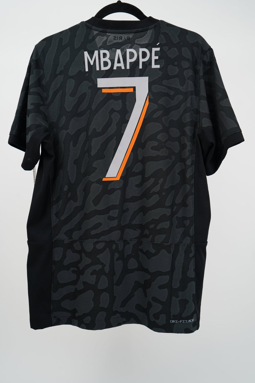 PSG Alternativa 2023 - 2024 7 Mbappe - L (9/10) - The Football Room Mty