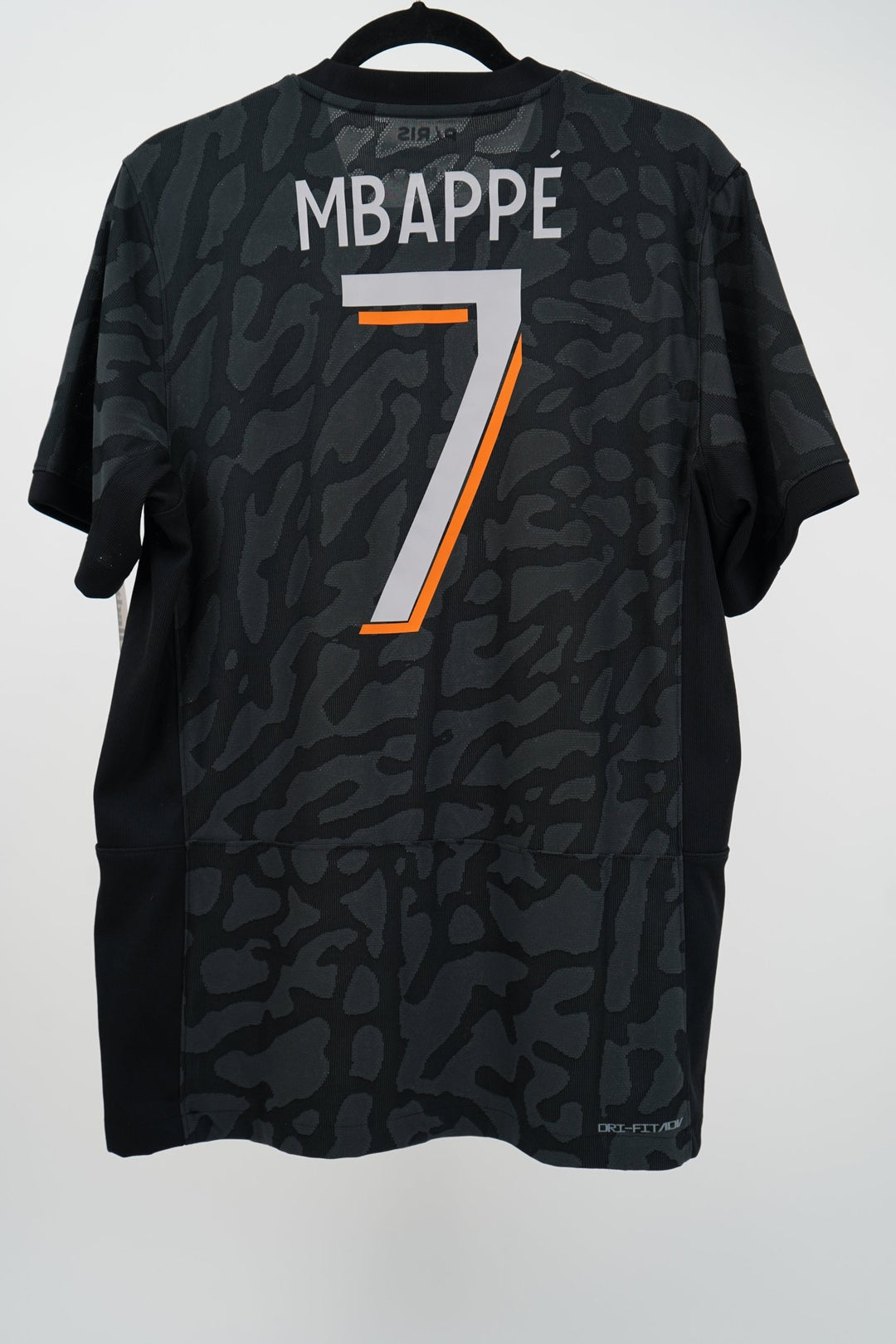 PSG Alternativa 2023 - 2024 7 Mbappe - L (9/10) - The Football Room Mty