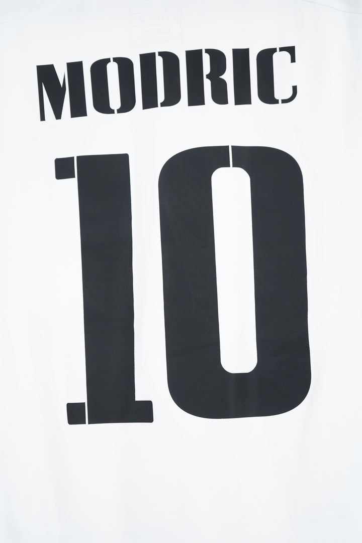Real Madrid 2023-2024 #10 Modric - M (8/10)