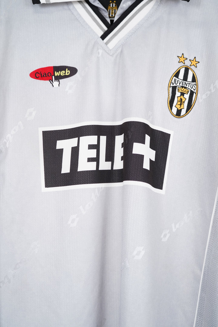 Juventus 2000-2001 Trezeguet #17 - M (8/10)