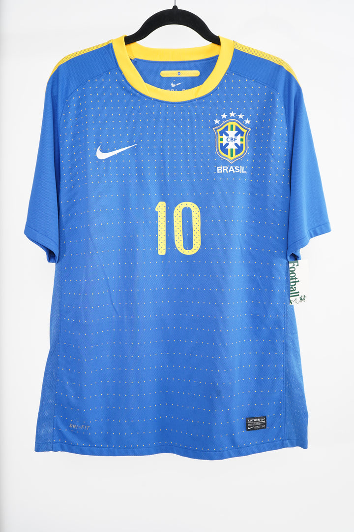 Brasil 2010-2011 Kaka #10 - L (8/10)