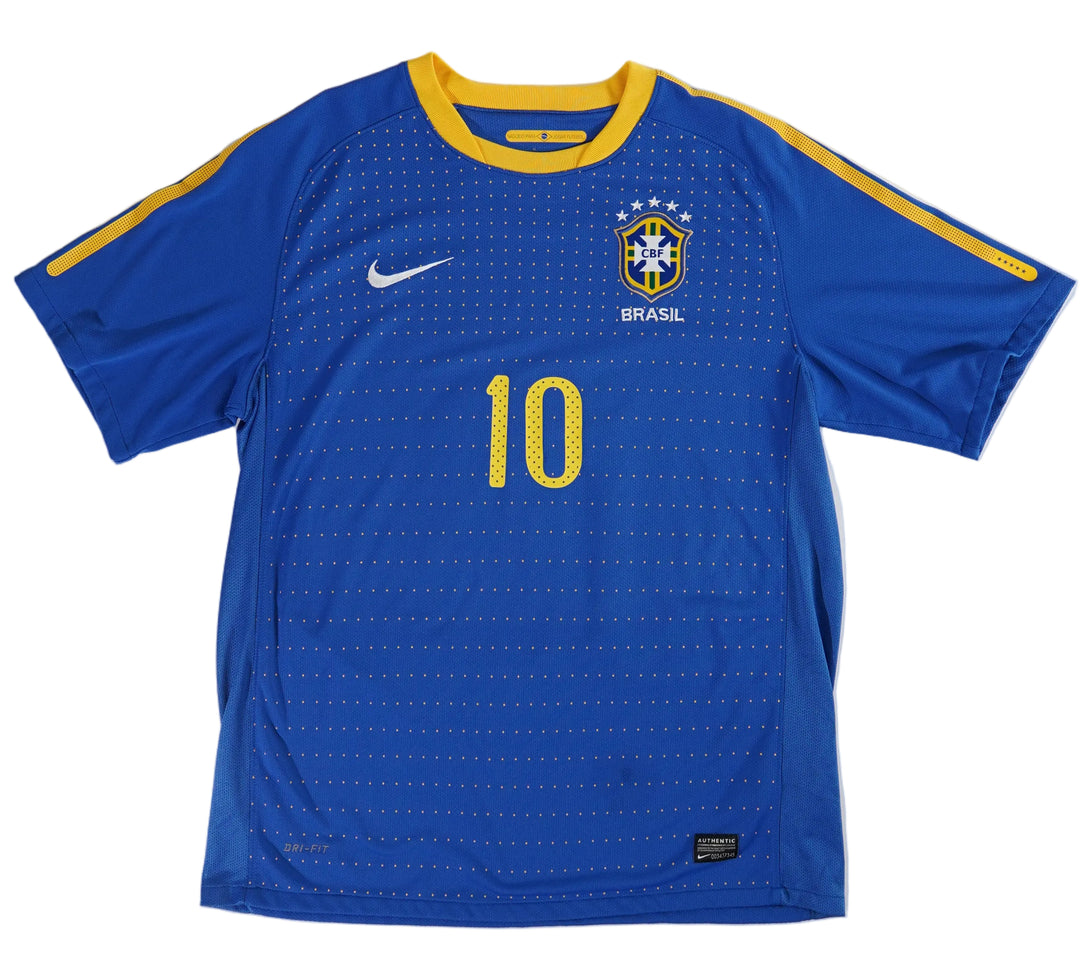 Brasil 2010-2011 Kaka #10 - L (8/10)