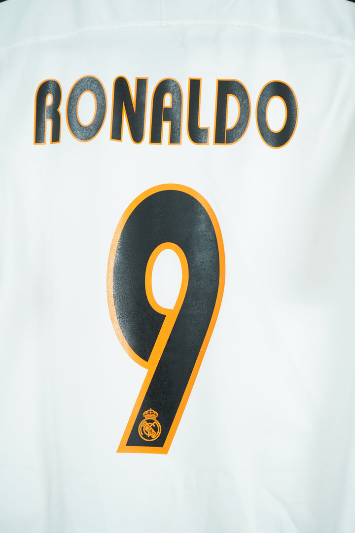 Real Madrid 2004-2005 #9 Ronaldo - M (9/10)