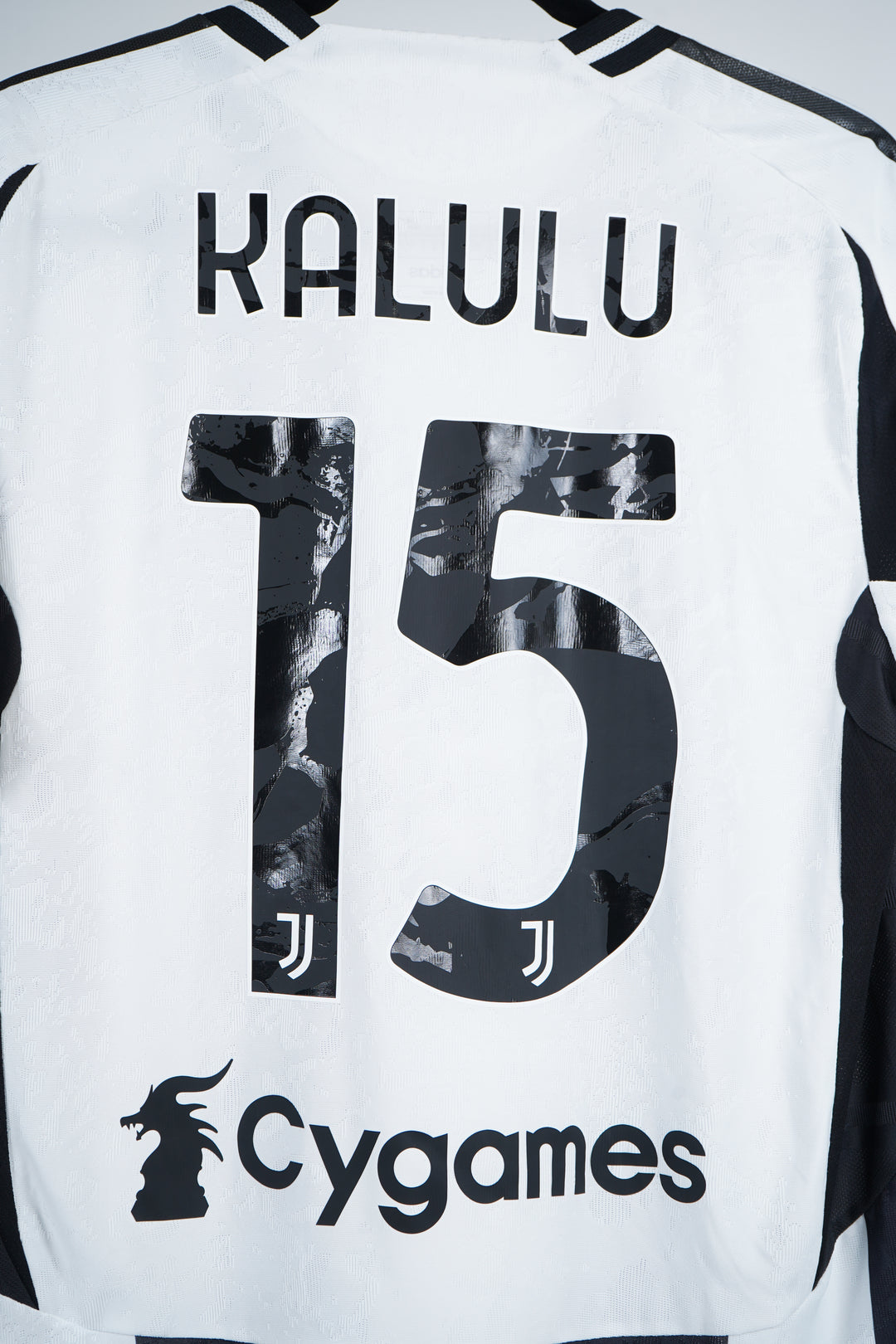 (Utileria) Juventus 2024-2025 #15 Kalulu - L (9/10)