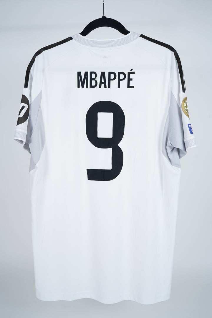 Real Madrid 2025-2026 #9 Mbappe - L (9/10)