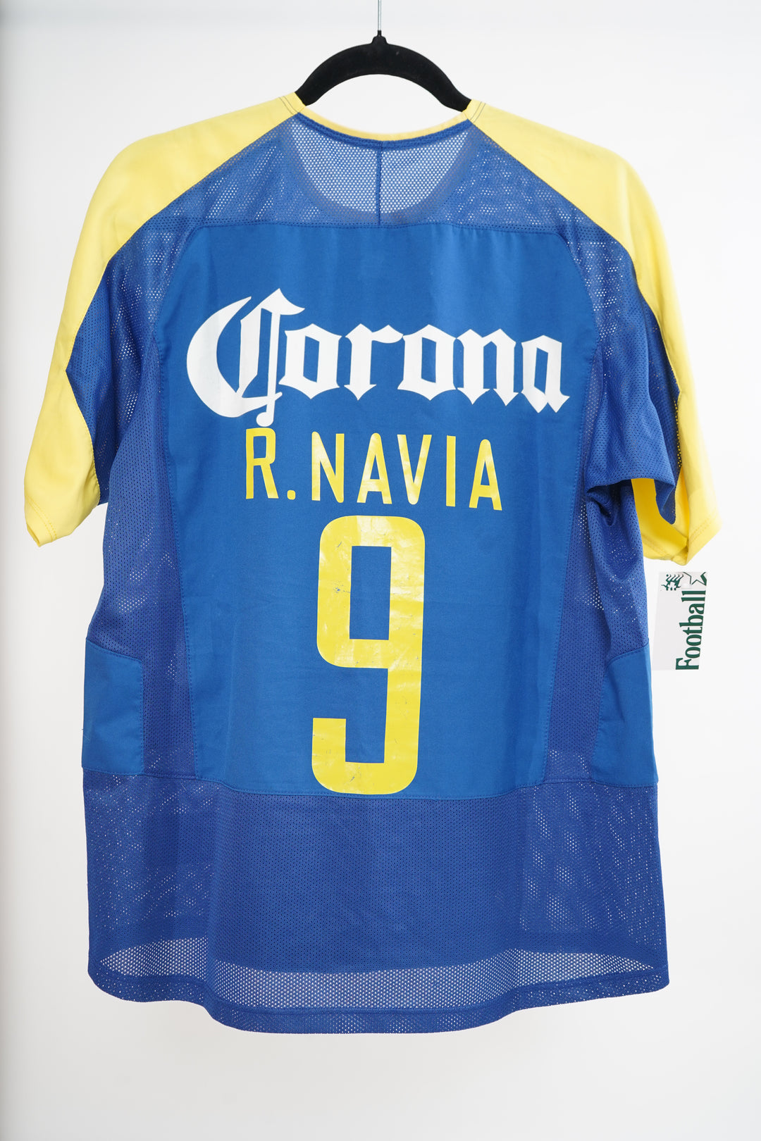 America 2003-2004 #9 R. Navia - M (8/10)