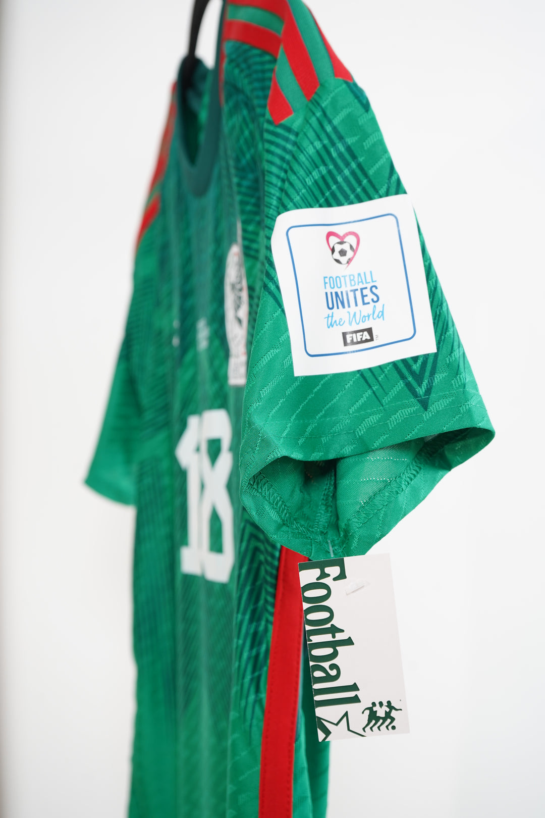 (MatchIssued) Mexico 2022 #18 A.Guardado - S (9/10)