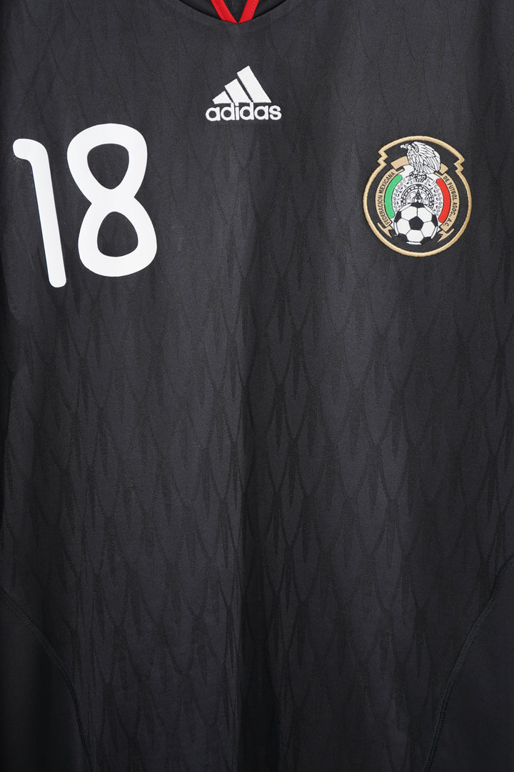 Mexico 2010 #18 Guardado - L (8/10)