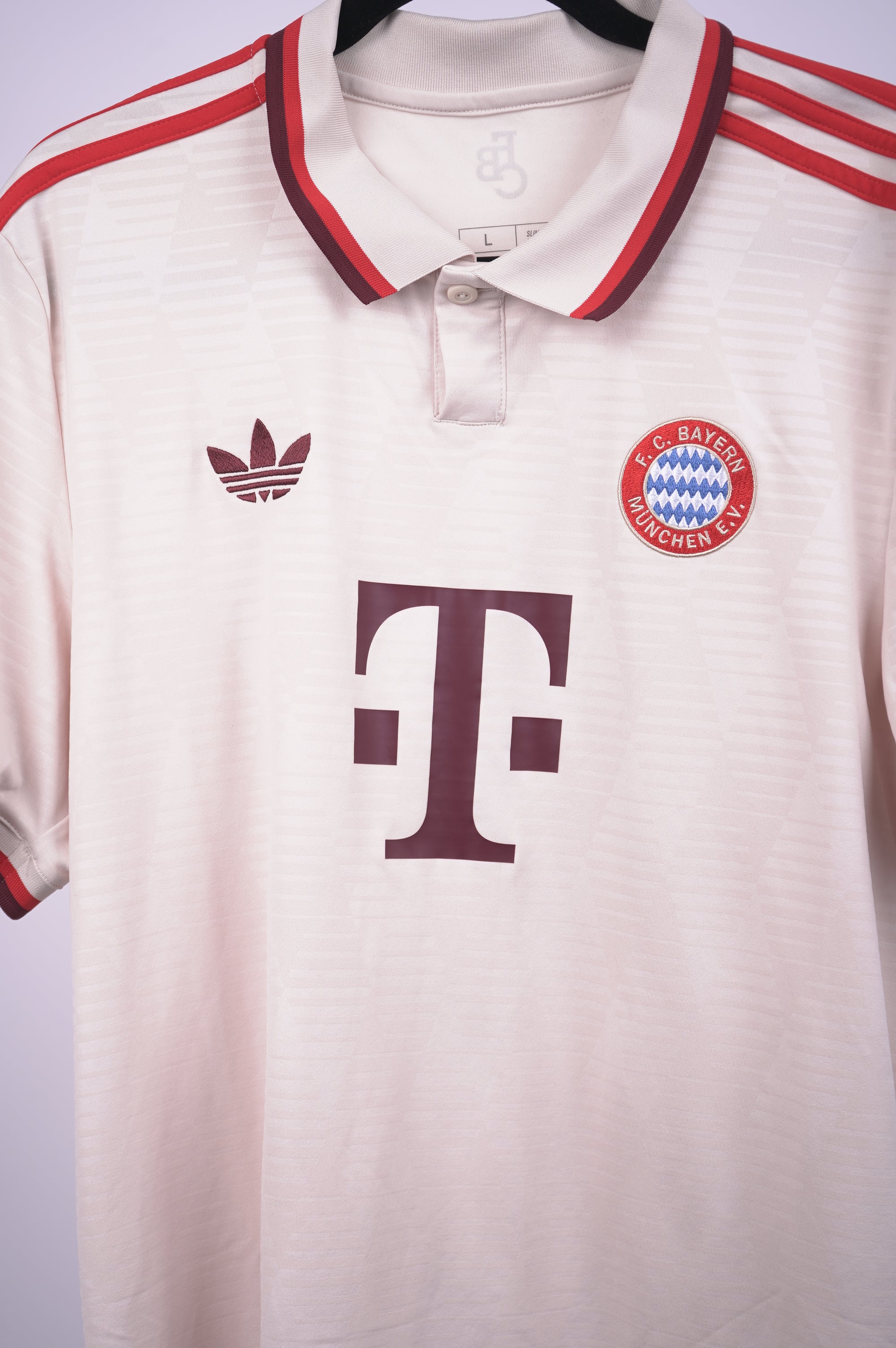 Bayern Munchen 2024-2025 tercera equipación