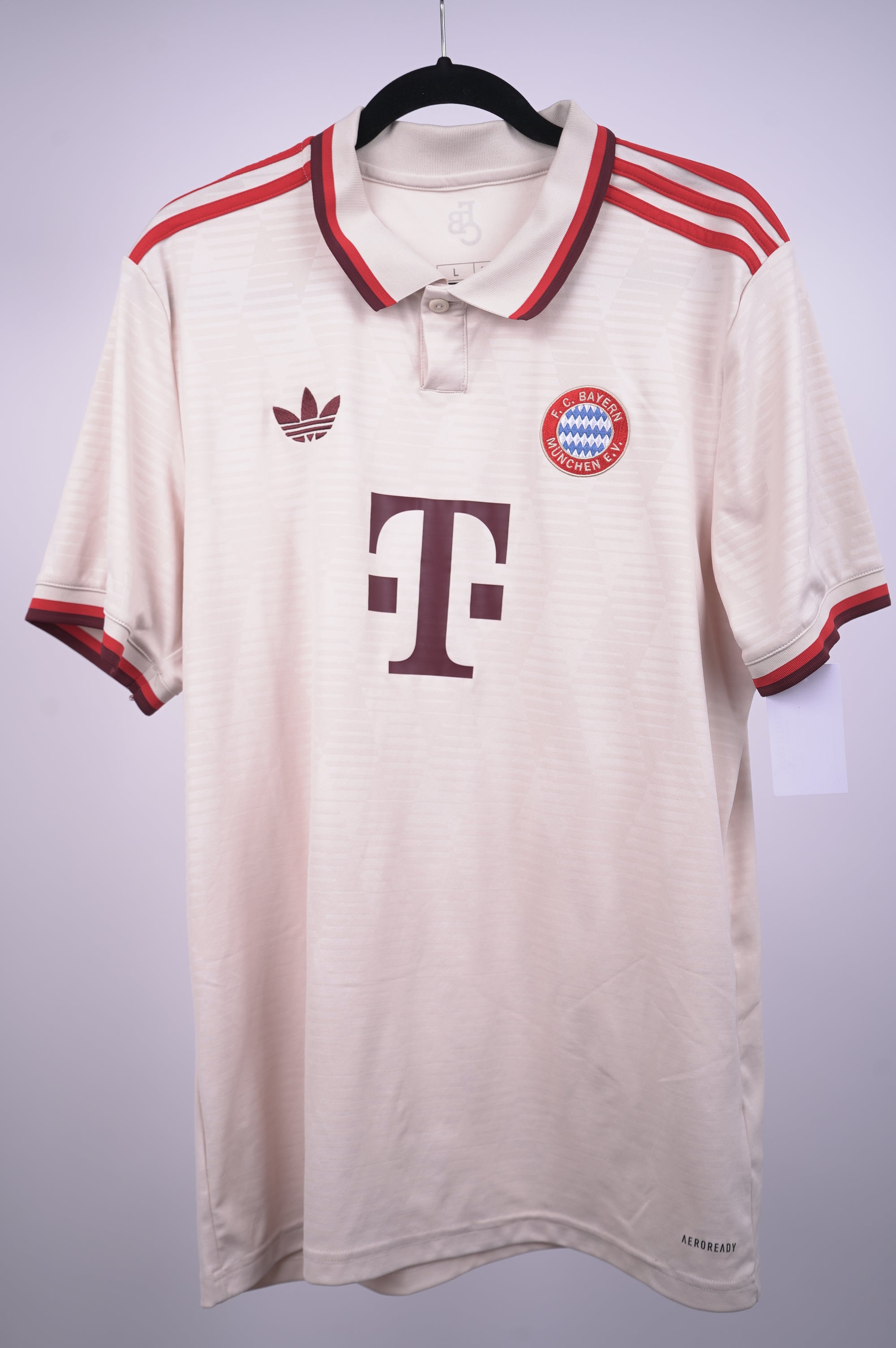 Bayern Munchen 2024-2025 tercera equipación