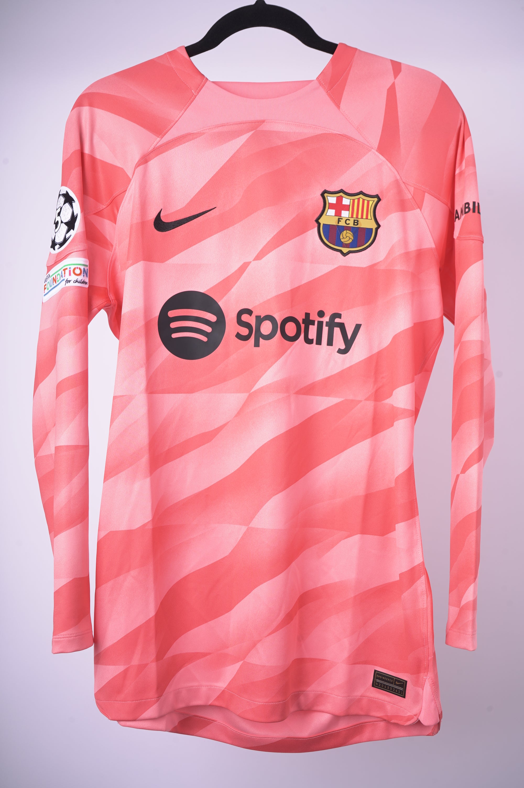 (Match Issue) Barcelona 2023-2024 #13 Pink utileria champions Iñaki Peña