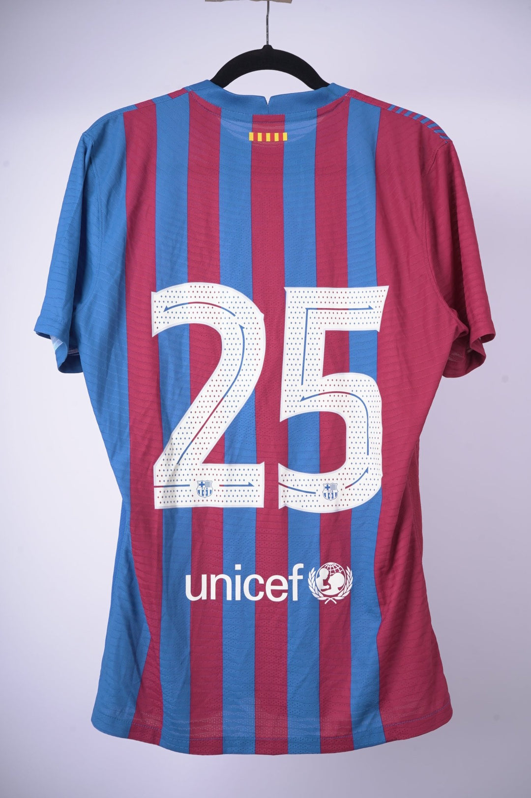 Barcelona Local 2021 - 2022 25 Aubameyang - The Football Room Mty