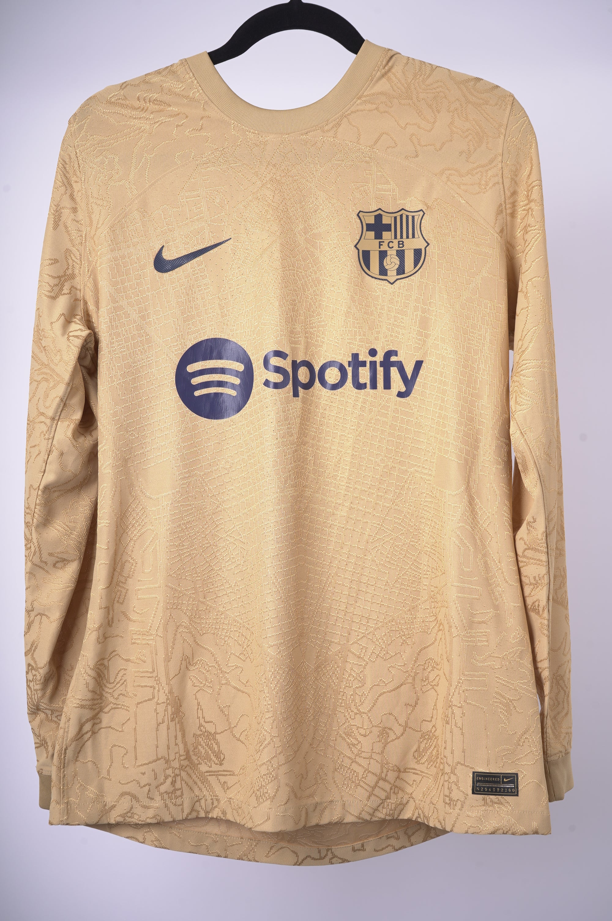 (Match Issue) Barcelona Visita 2022-2023 manga larga #3 Gerard Pique